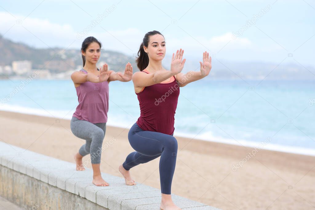 Insegnante di Taijiquan che guida una lezione a Torino